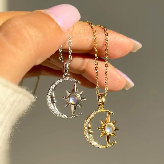 Fashion Diamond Moon Pendant Niche Necklace For Women